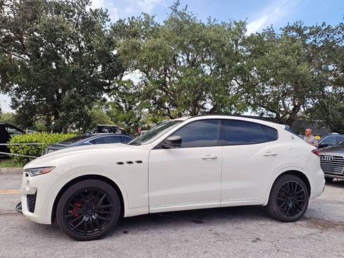 Used 2019 Maserati Levante GranSport AWD/4WD image 3
