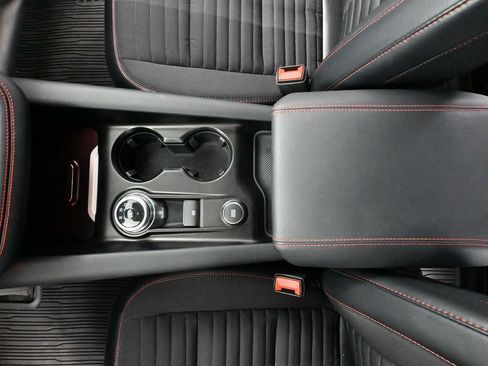 Used 2025 Ford Explorer ST-Line w/ ST-Line Street Pack image 36