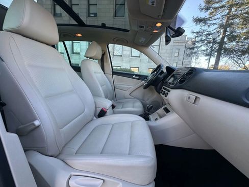Used 2016 Volkswagen Tiguan SE image 11
