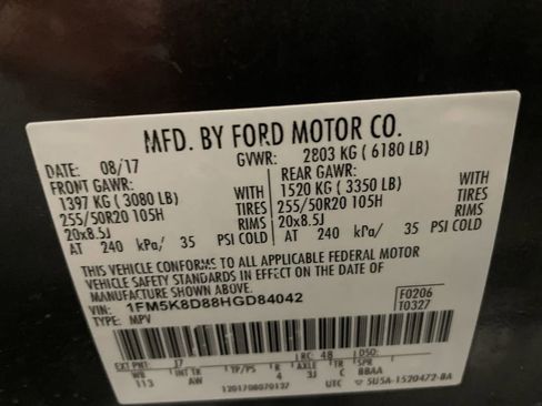 Used 2017 Ford Explorer XLT w/ Equipment Group 202A AWD/4WD image 27