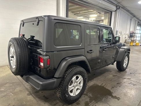 Used 2022 Jeep Wrangler Unlimited Sport image 4