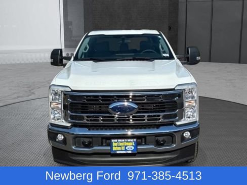 Used 2025 Ford F350 XLT w/ FX4 Off-Road Package AWD/4WD image 2
