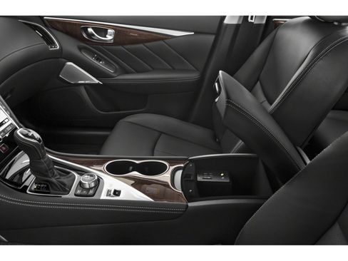 Used 2020 INFINITI Q50 Luxe w/ Essential Package (3.0T Luxe) AWD/4WD image 12