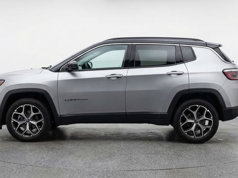 Used 2025 Jeep Compass Limited image 5