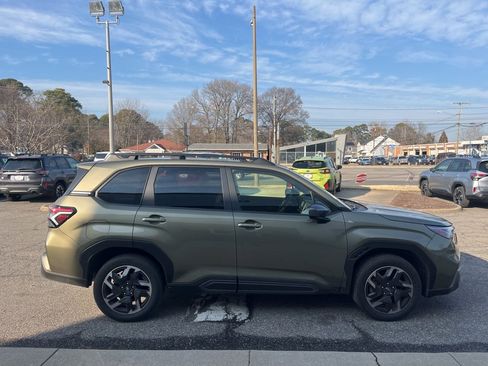 Certified 2025 Subaru Forester Limited image 3