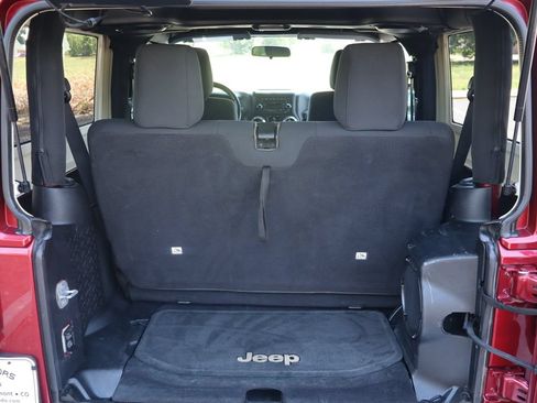 Used 2011 Jeep Wrangler Sahara AWD/4WD image 15