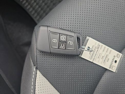 New 2025 Volkswagen Taos SEL image 27