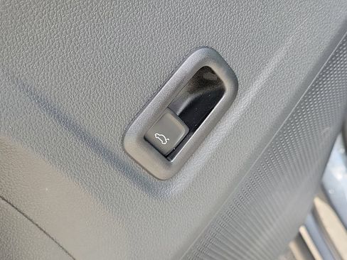 Certified 2026 Volkswagen Tiguan SE FWD image 20