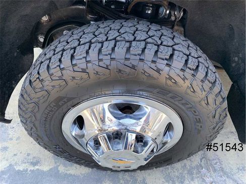 Used 2024 Chevrolet Silverado 3500 LT w/ Convenience Package image 17