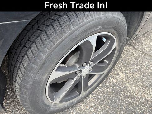 Used 2020 Buick Enclave Essence w/ Sport Touring Edition FWD image 11