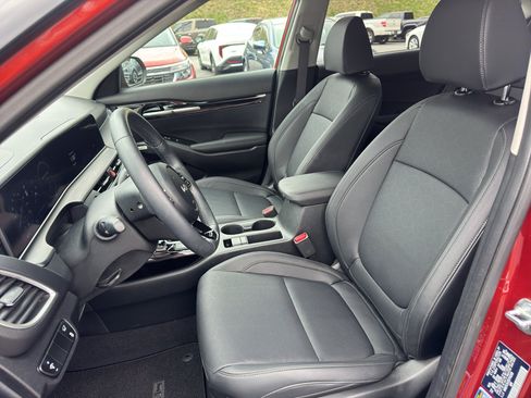 Used 2025 Kia Seltos SX image 9