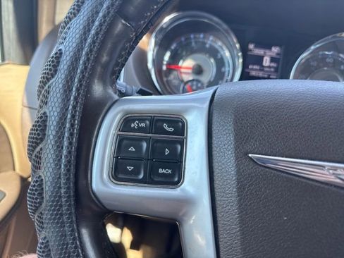 Used 2012 Chrysler Town & Country Touring-L w/ Premium Group FWD image 25