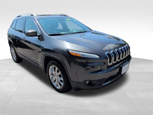 Used 2016 Jeep Cherokee Limited w/ Luxury Group AWD/4WD image 5