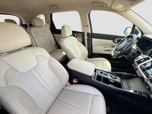 Used 2023 Kia Sorento EX FWD image 16