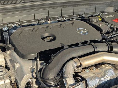 Used 2025 Mercedes-Benz GLB 250 GLB 250 image 15