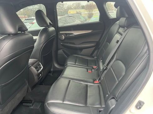 Used 2019 INFINITI QX50 Essential w/ Sensory Package FWD image 16
