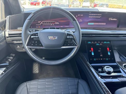 New 2026 Cadillac Escalade Platinum Luxury w/ LPO, Floor Liner Package image 17