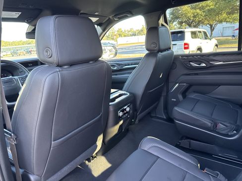 Used 2023 GMC Yukon Denali image 25