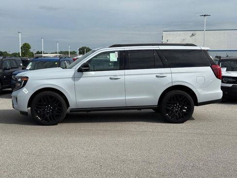 New 2026 Ford Expedition Platinum AWD/4WD image 2