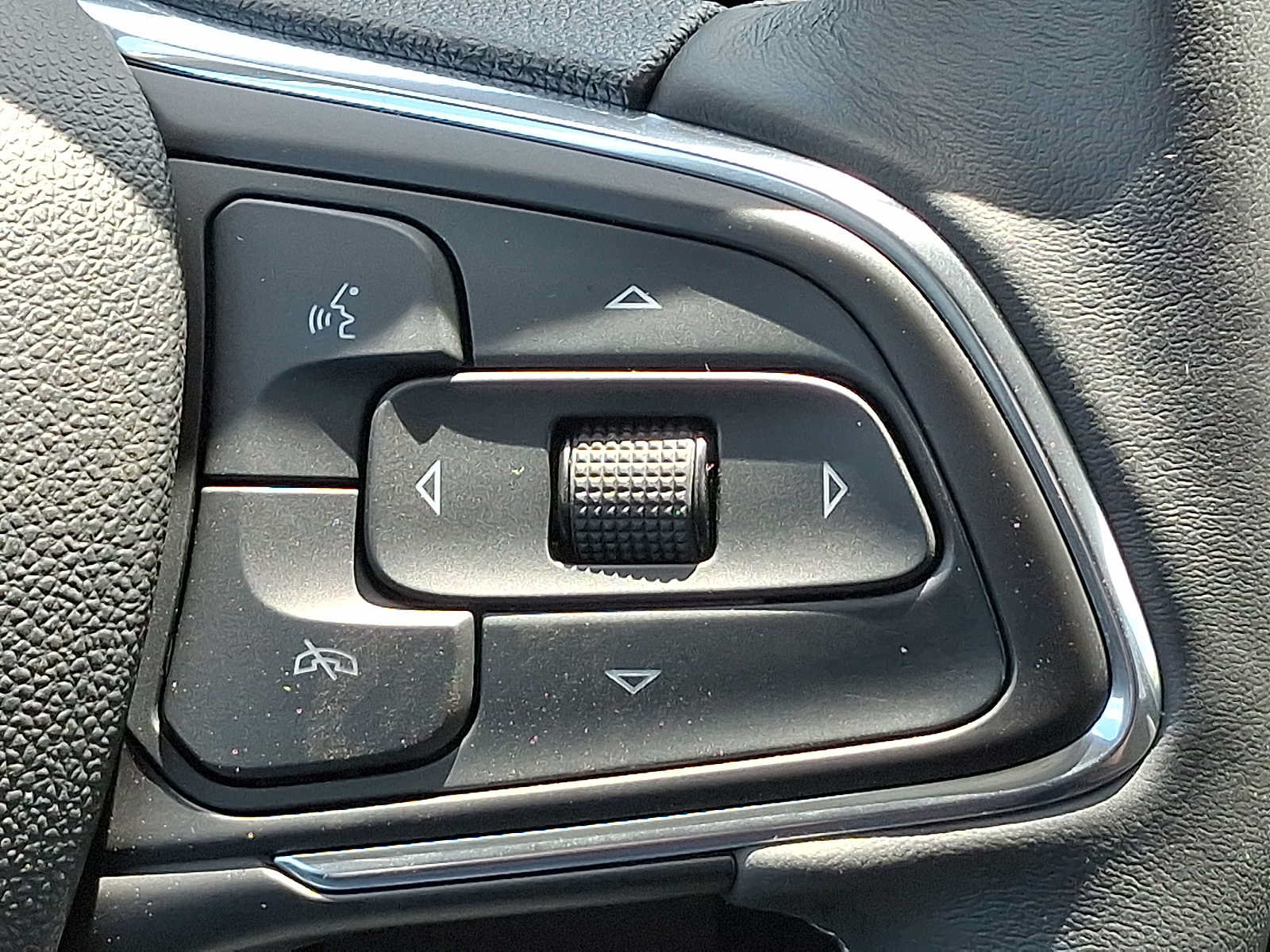 Used 2023 Buick Encore GX Preferred w/ Cold Weather Comfort Package FWD image 22