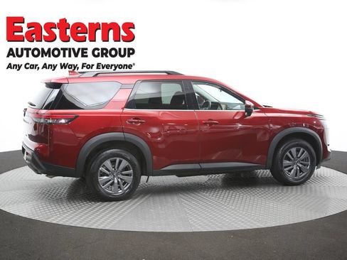 Used 2025 Nissan Pathfinder SV FWD image 43