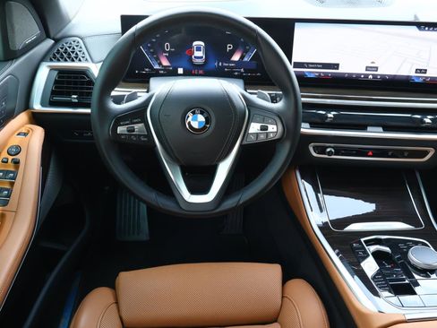 Used 2024 BMW X5 xDrive40i w/ Premium Package image 9