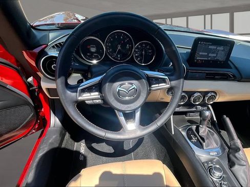Used 2019 MAZDA MX-5 Miata RF Grand Touring RWD image 5