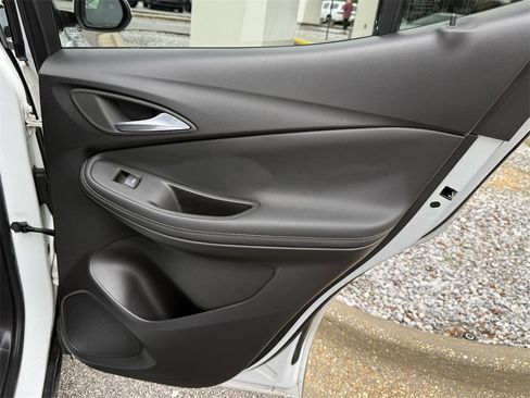 Used 2022 Buick Encore GX Essence w/ Experience Buick Package image 37