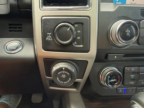 Used 2018 Ford F150 Lariat w/ Equipment Group 502A Luxury AWD/4WD image 14