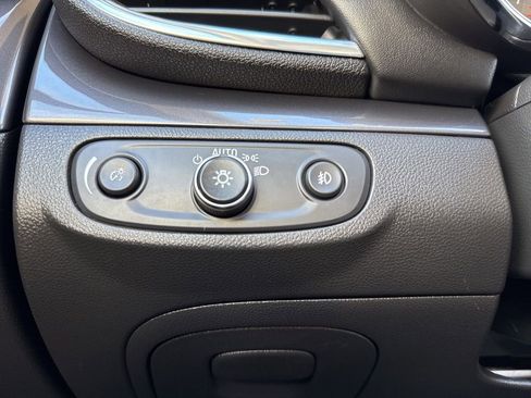 Used 2019 Buick Encore Essence w/ Experience Buick Package image 19