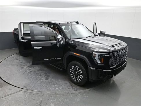 Certified 2025 GMC Sierra 2500 Denali Ultimate image 29