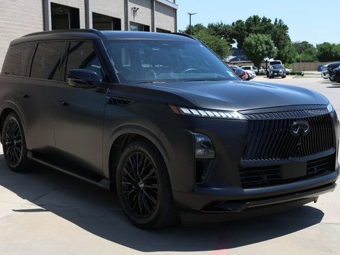 Used 2025 INFINITI QX80 Autograph AWD/4WD image 3