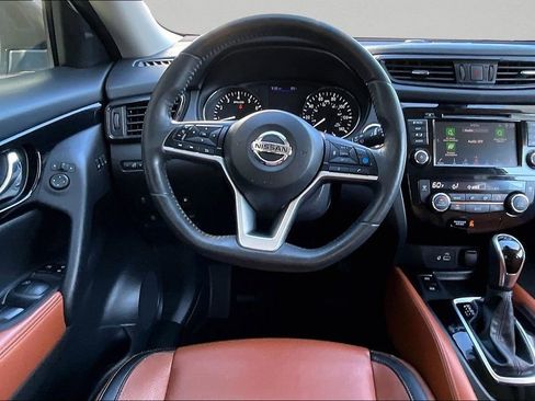 Used 2019 Nissan Rogue SL w/ Premium Package AWD/4WD image 8