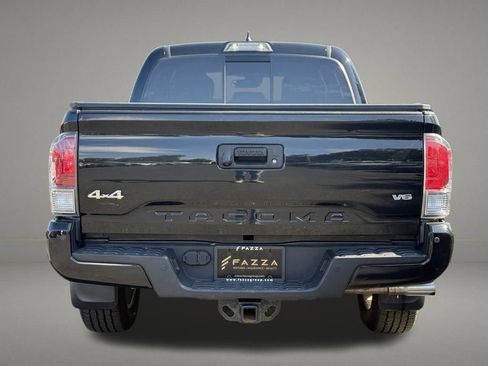 Used 2018 Toyota Tacoma Limited image 4