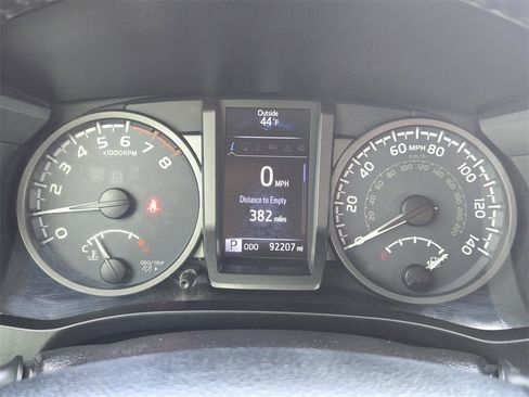 Used 2016 Toyota Tacoma TRD Sport w/ Towing Package image 17