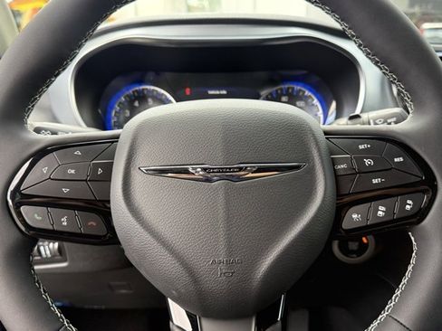 New 2026 Chrysler Pacifica Limited image 22