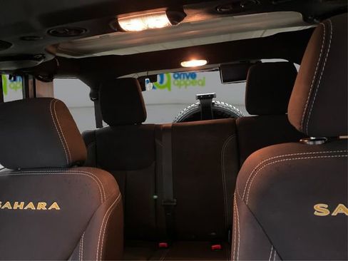 Used 2014 Jeep Wrangler Unlimited Sahara w/ Dual Top Group AWD/4WD image 20