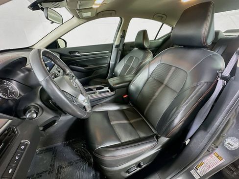 Used 2024 Nissan Altima 2.5 SR FWD image 15