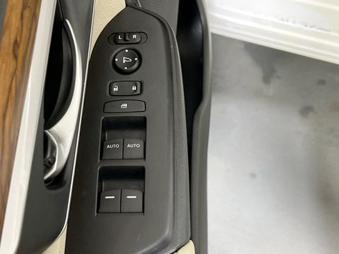 Used 2019 Honda CR-V EX image 17