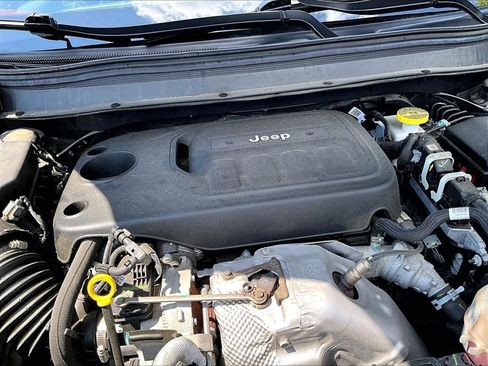 Used 2021 Jeep Cherokee High Altitude AWD/4WD image 34
