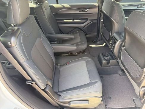 New 2026 Jeep Grand Cherokee L Laredo AWD/4WD image 29