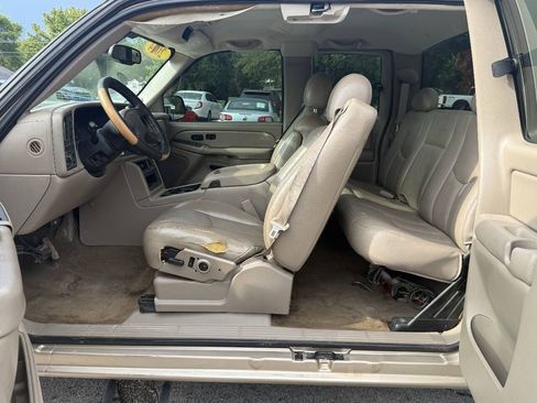 Used 2004 GMC Sierra 1500 SLT w/ Light Duty Power Package AWD/4WD image 9