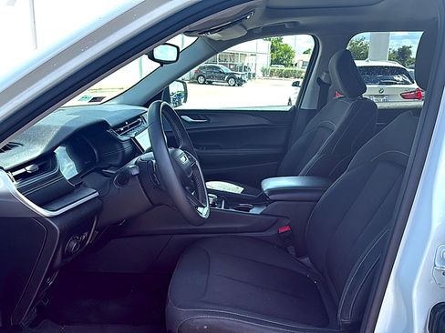 Used 2023 Jeep Grand Cherokee L Laredo AWD/4WD image 7