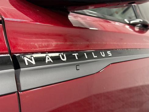 New 2026 Lincoln Nautilus Reserve image 16