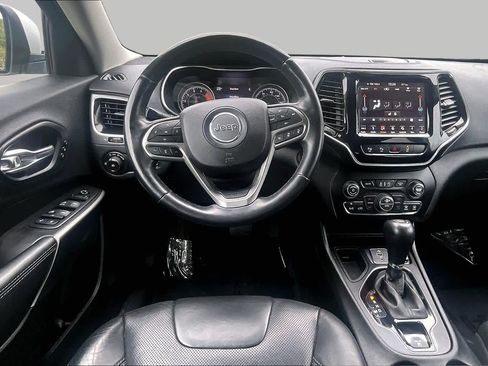 Used 2019 Jeep Cherokee Limited w/ Technology Group FWD image 6