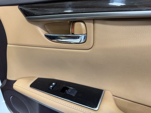 Used 2016 Lexus ES 350 w/ Luxury Package w/Wood Trim FWD image 24