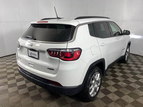 Used 2022 Jeep Compass Latitude image 6