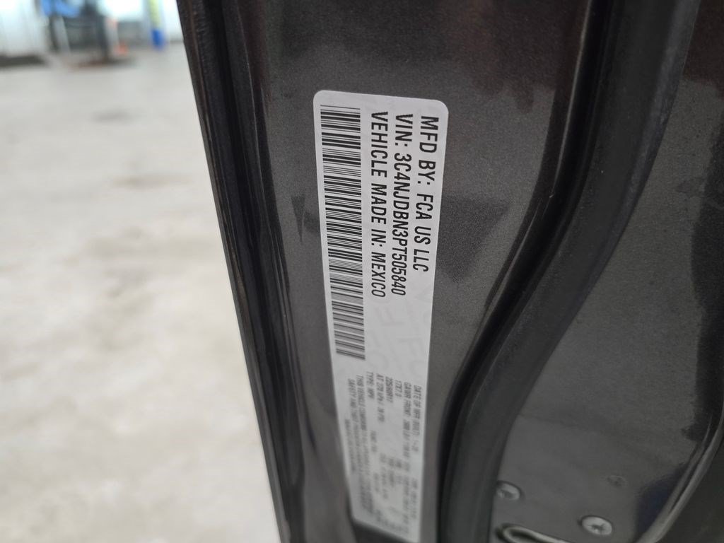Used 2023 Jeep Compass Latitude AWD/4WD image 13