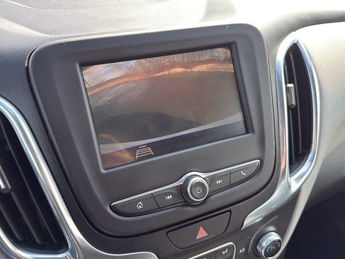 Used 2021 Chevrolet Equinox LT w/ Driver Convenience Package image 29