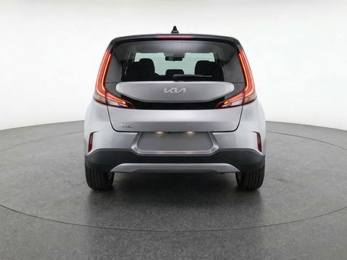 Used 2025 Kia Soul LX w/ LX Technology Package FWD image 7
